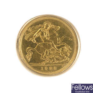 A 9ct gold mounted half sovereign ring.