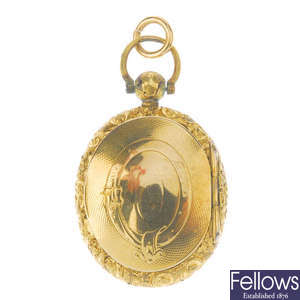 A late Victorian photograph locket.