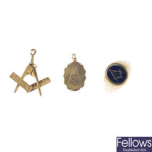 Three items of 9ct gold Masonic jewellery.