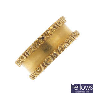 A late George III 18ct gold band ring.