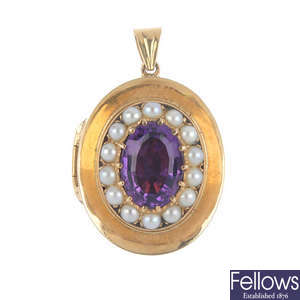A 1960s 9ct gold amethyst and split pearl locket.
