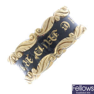 A George IV 18ct gold enamel mourning ring.
