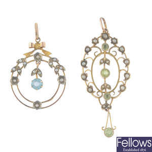 Two Edwardian 9ct gold gem-set and split pearl pendants.