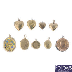 A selection of 9ct back and front lockets.