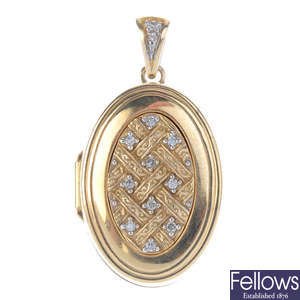 A 14ct gold diamond locket.