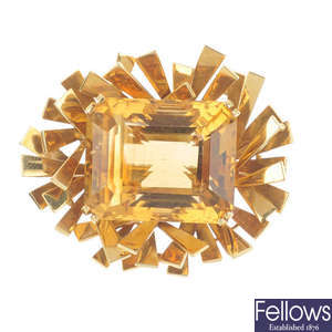 A 1980s 18ct gold citrine abstract brooch.