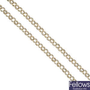A 9ct gold necklace.