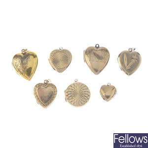 A selection of 9ct back and front lockets.