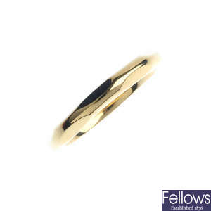 LINKS OF LONDON - an 18ct gold ring.