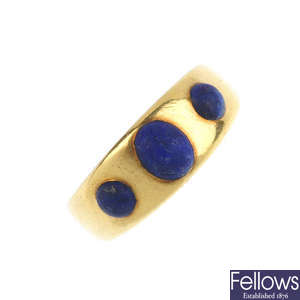 A late Victorian 18ct gold lapis lazuli ring.