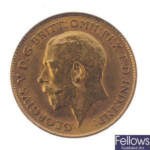 George V, Half-Sovereign 1914 together with two Crowns.