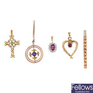 Five gem-set pendants and two stones.