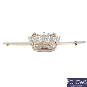 An early 20th century 15ct gold and platinum crown brooch.