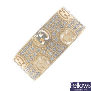 GUCCI - an 18ct gold diamond 'Icon' band ring.