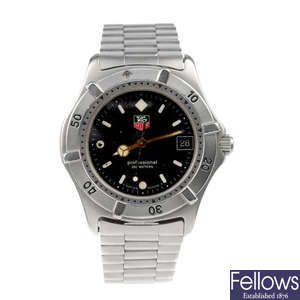 TAG HEUER - a gentleman's stainless steel 2000 Series bracelet watch.