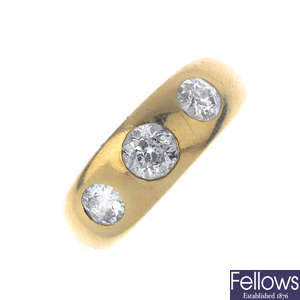 A gentleman's 1920s 18ct gold diamond ring.