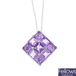 An 18ct gold amethyst pendant, with chain.