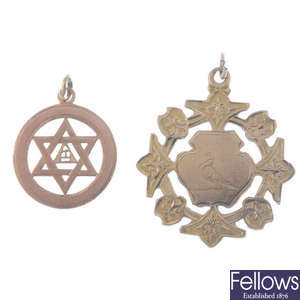 A late Victorian 9ct gold medallion and a Edwardian 9ct gold Judaic pendant.