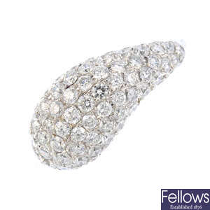 CHIMENTO - a diamond dress ring.