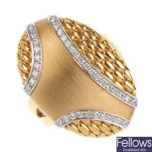 FOPE - an 18ct gold diamond dress ring.