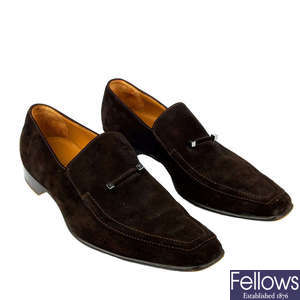 LOUIS VUITTON - a pair of men's suede loafers.