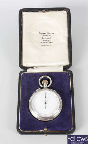 An early 20th century sterling silver cased crown wind 'split secord' timer.
