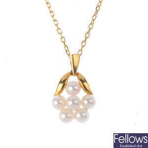 MIKIMOTO - a cultured pearl pendant.