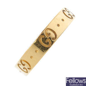 GUCCI - an 'Icon' band ring.