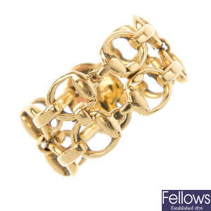 GUCCI - an 18ct gold dress ring.