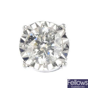 An 18ct gold single brilliant-cut diamond stud earring.